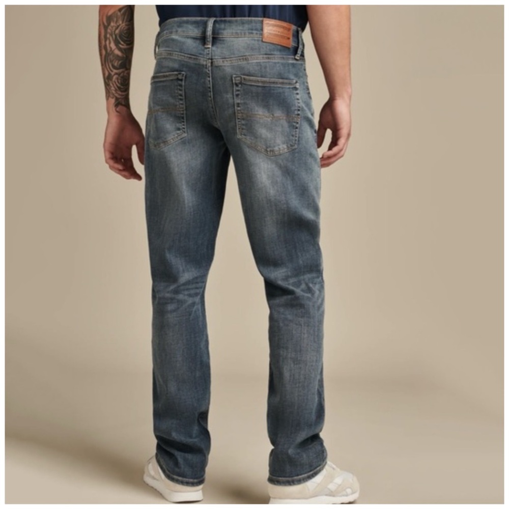 LUCKY BRAND • 363 Vintage Harrison Straight Coolmax Stretch Jeans - Picture 7 of 9